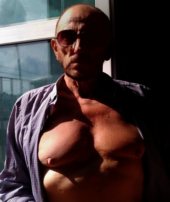 Summer has arrived, my tits are as ripe as me, but still firm and juicy, ready to be chewed and sucked 🍼🍼