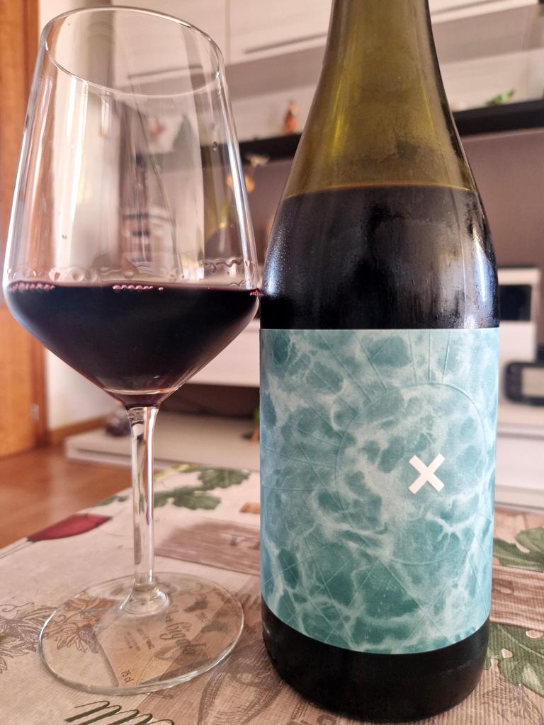 Elías (@_smiorgan_) on Twitter photo El clarete está buenísimo, pero este tinto es una auténtica gozada <a href="/elretrogusto/">Ana - El retro 🍷🍺</a> <a href="/gmauleon/">Gorka Mauleon</a> <a href="/UrkoBR/">Urko</a> El clarete está buenísimo, pero este tinto es una auténtica gozada <a href="/elretrogusto/">Ana - El retro 🍷🍺</a> <a href="/gmauleon/">Gorka Mauleon</a> <a href="/UrkoBR/">Urko</a>