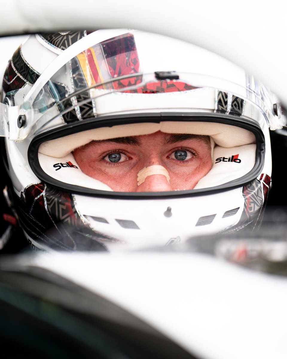 RodinMotorsport's tweet image. Roman in the rain 🔥
From P15 to P4 and pushing for a podium finish in the @Formula3 Feature Race 👏
📸 @jamesg_photo
#RodinMotorsport @RodinCars #F3