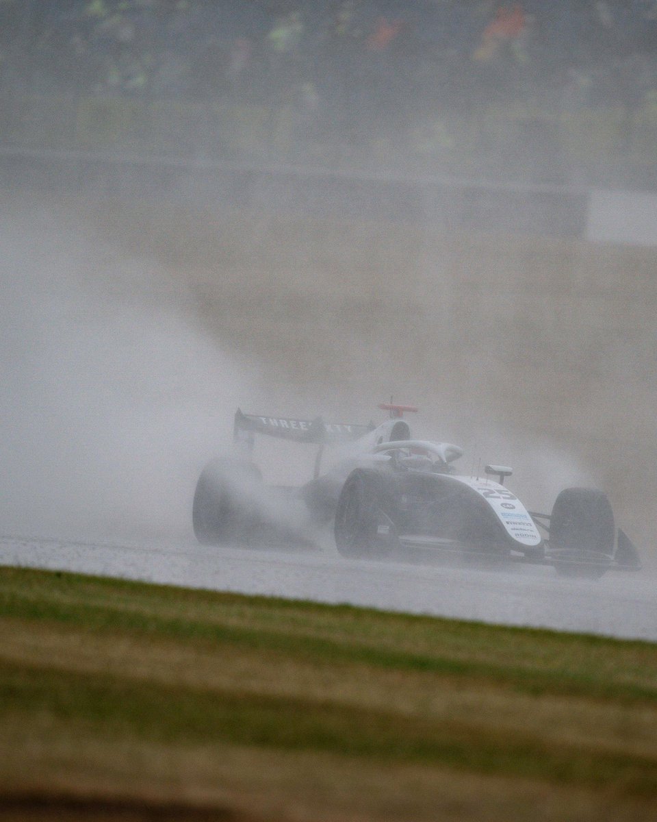 RodinMotorsport's tweet image. Roman in the rain 🔥
From P15 to P4 and pushing for a podium finish in the @Formula3 Feature Race 👏
📸 @jamesg_photo
#RodinMotorsport @RodinCars #F3