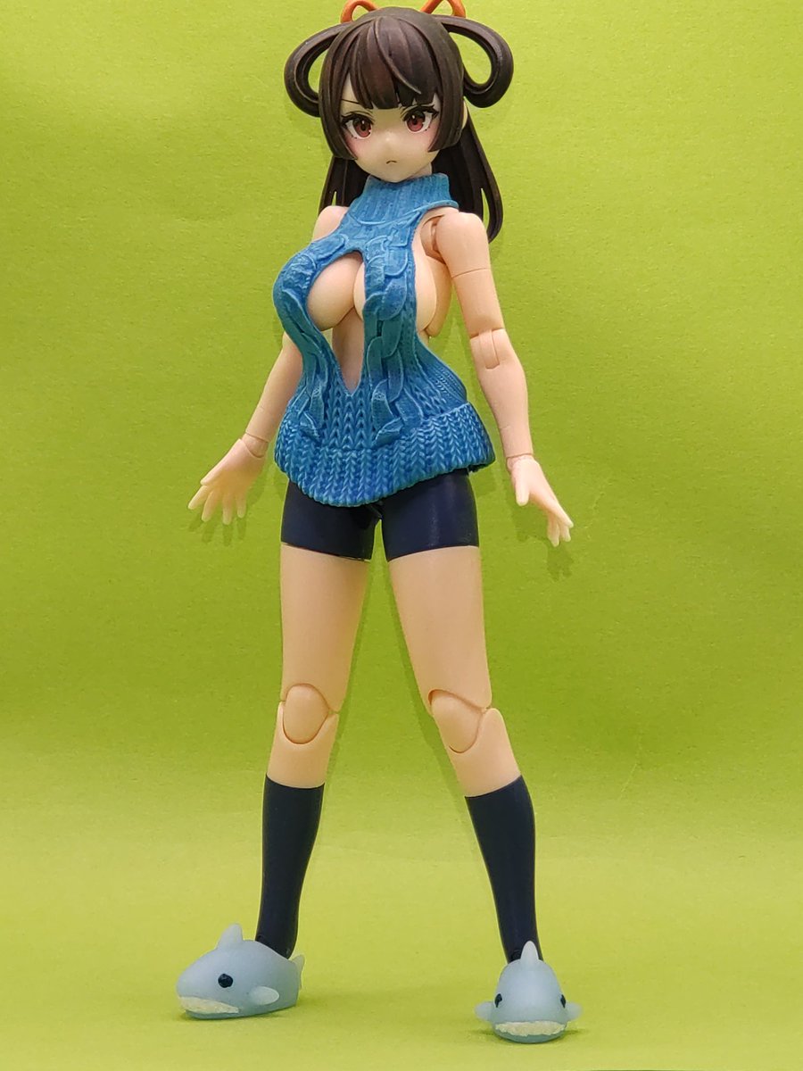 最近は他の皆様の作品を見るが楽しくて､自分の手動かすのが遅くなってました……
GWのさめパオフで好評(?)だったガンナーちゃんに続いて､◯殺セーターナイトちゃん完成したので見てやってください!(続④/①)　#メガミデバイス