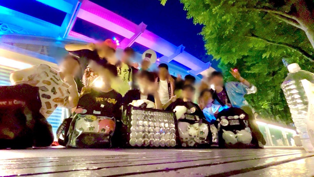 hkrkmsfm's tweet photo. 去年のゲマズを通して
知り合って仲良くなった仲間達
今年のゲマズでも
集まれて話せて本当によかった
お前ら全員大好き https://t.co/TKoUZivxm2