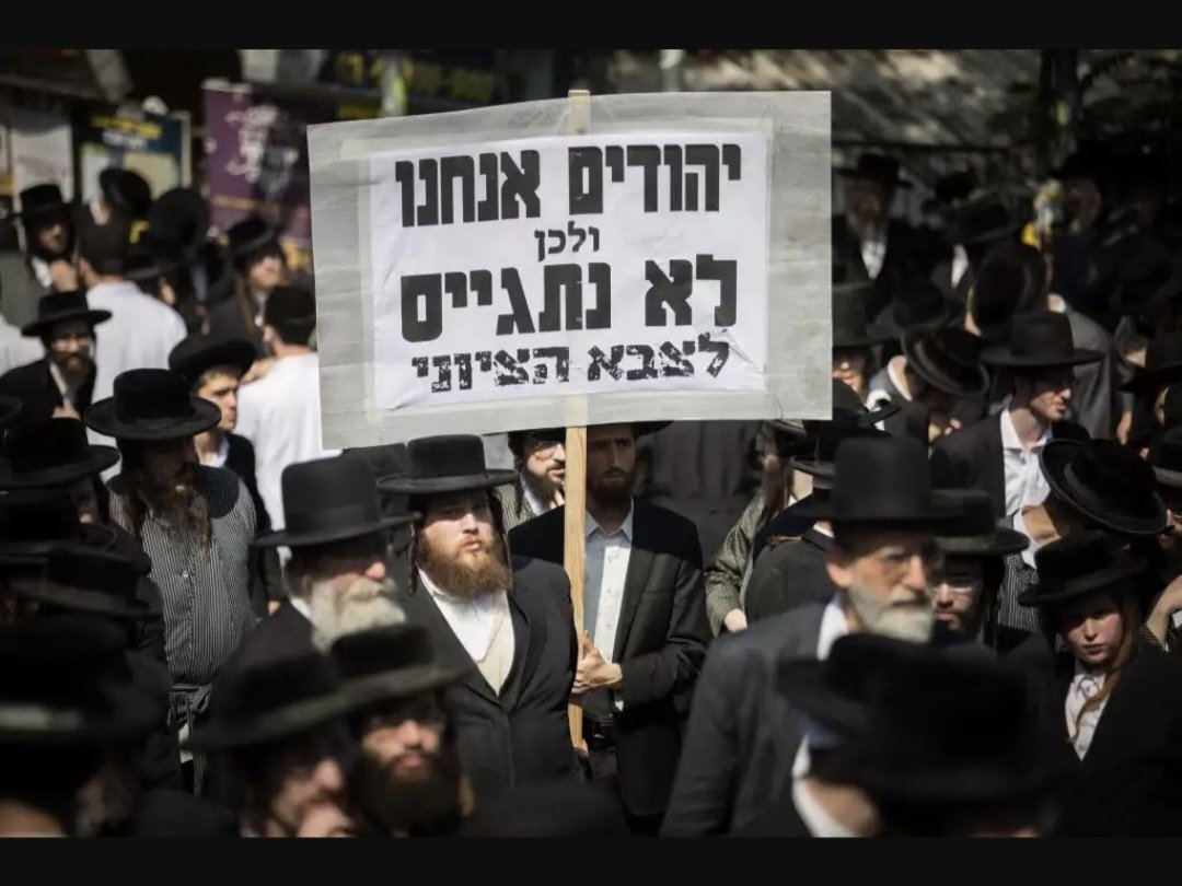 DrorHalevi's tweet image. האם לגיטימי להעביר חוק שיקבע שתושבי חדרה עבדים של תושבי נתניה?
לא? אז גם חוק שיקבע שחילונים מקריבים את חייהם והחרדים פטורים אינו לגיטימי
הדמוקרטיה היא גם הכרעת הרוב אבל לא רק,
אפליה קיצונית שיטתית של קבוצה אחת בציבור לטובת קבוצה אחרת במיוחד בנושאים של חופש בחירה וחיי אדם אינה…