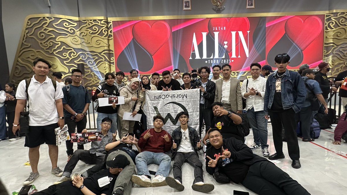 marshaoshi_'s tweet photo. Terima kasihh untuk warga MarshaOshi yang udah hadir di JKT48 All In Tour Cimahi 🥳🥳. Selamat beristirahat wargaa dan otsukare jugaa buat @L_MarshaJKT48 ~~

Lanjut tour Solo kahh? See youu☝🏻🤗
#JKT48ALLINTOUR2025 #ALLINTOUR2025CIMAHI https://t.co/WSYIfWRbHV
