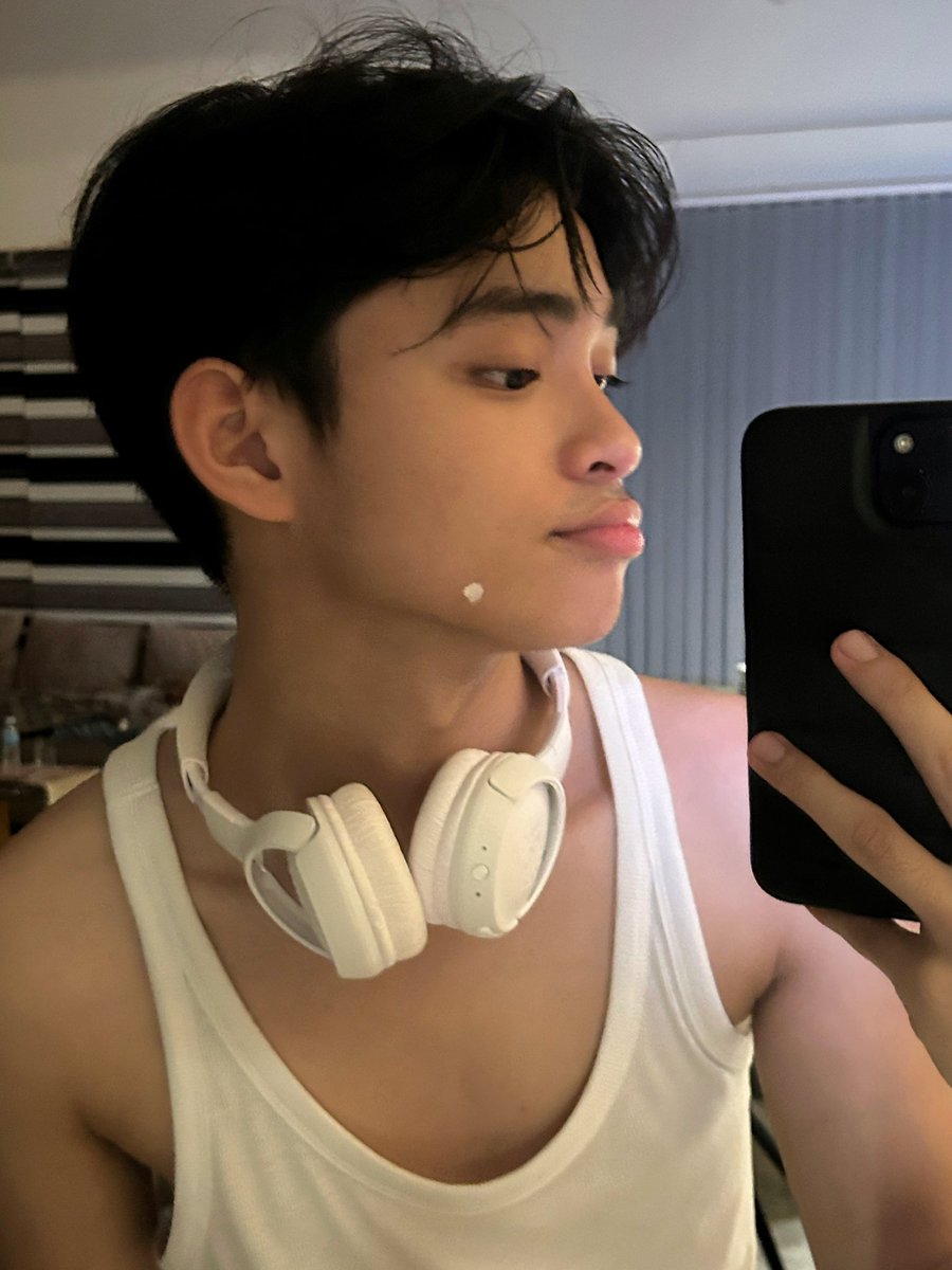 _andreigarcia_'s tweet photo. 🎧🎶 https://t.co/CumZqtyYHo