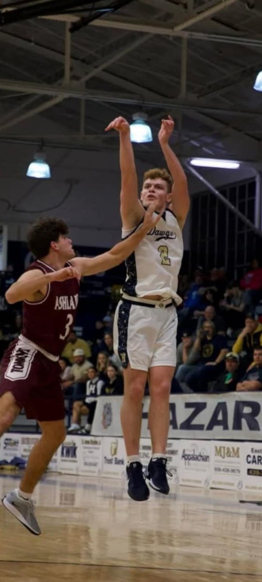 🔒 Locked In: Daulton Combs
📍 Pure Prospects &amp; Kevin Moses Scouting Elite Camp
📆 August 9th – Madisonville, KY

🧢 Class of 2026 | Perry Central HS (KY)
🏀 AAU: Midwest Elite Cincy 
📍 Position: G

Combs is an elite shooter 🎯 who can also run the O with poise and confidence.