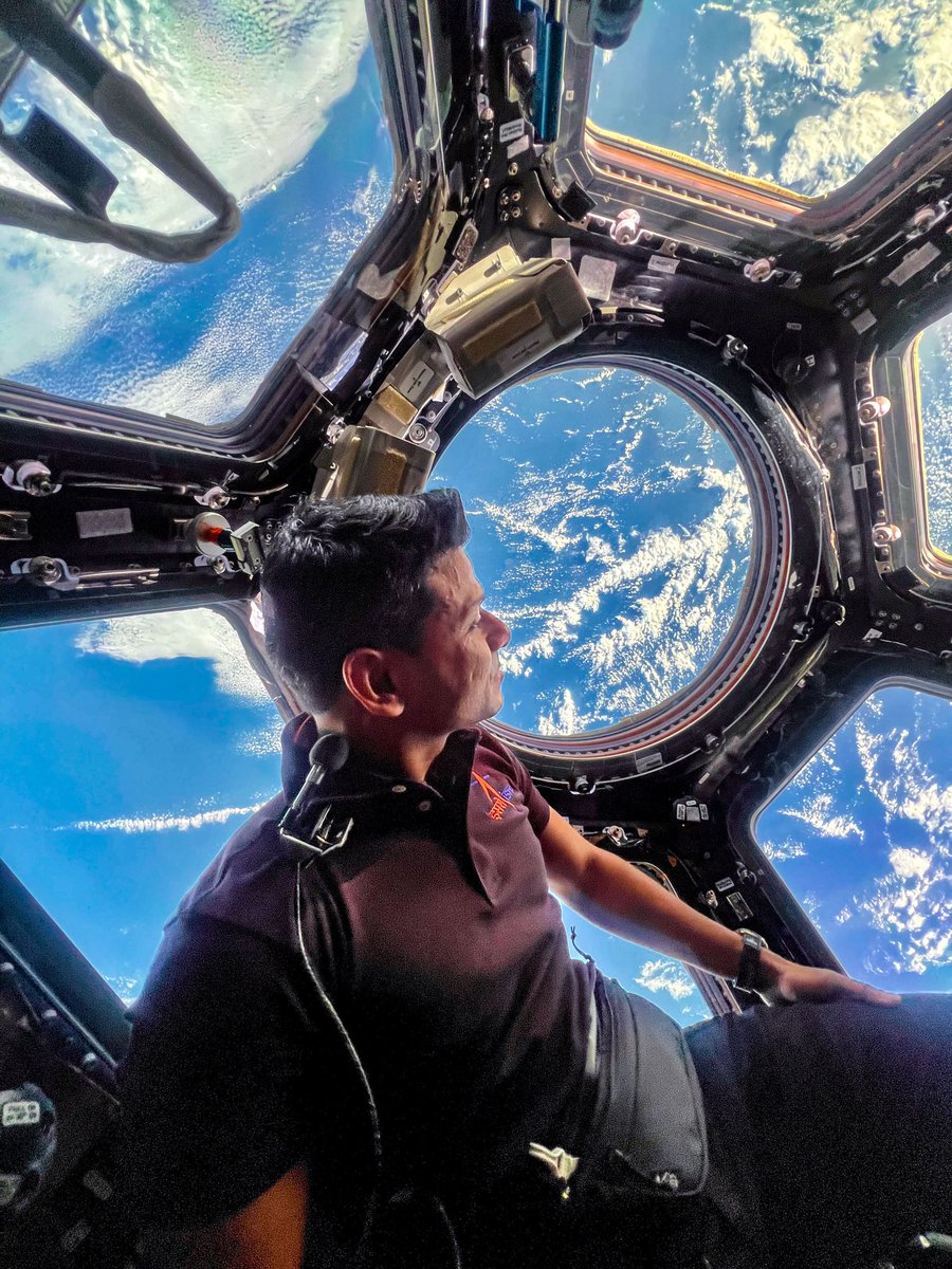 Imagine hating on me when I'm in my room suspended in zero gravity