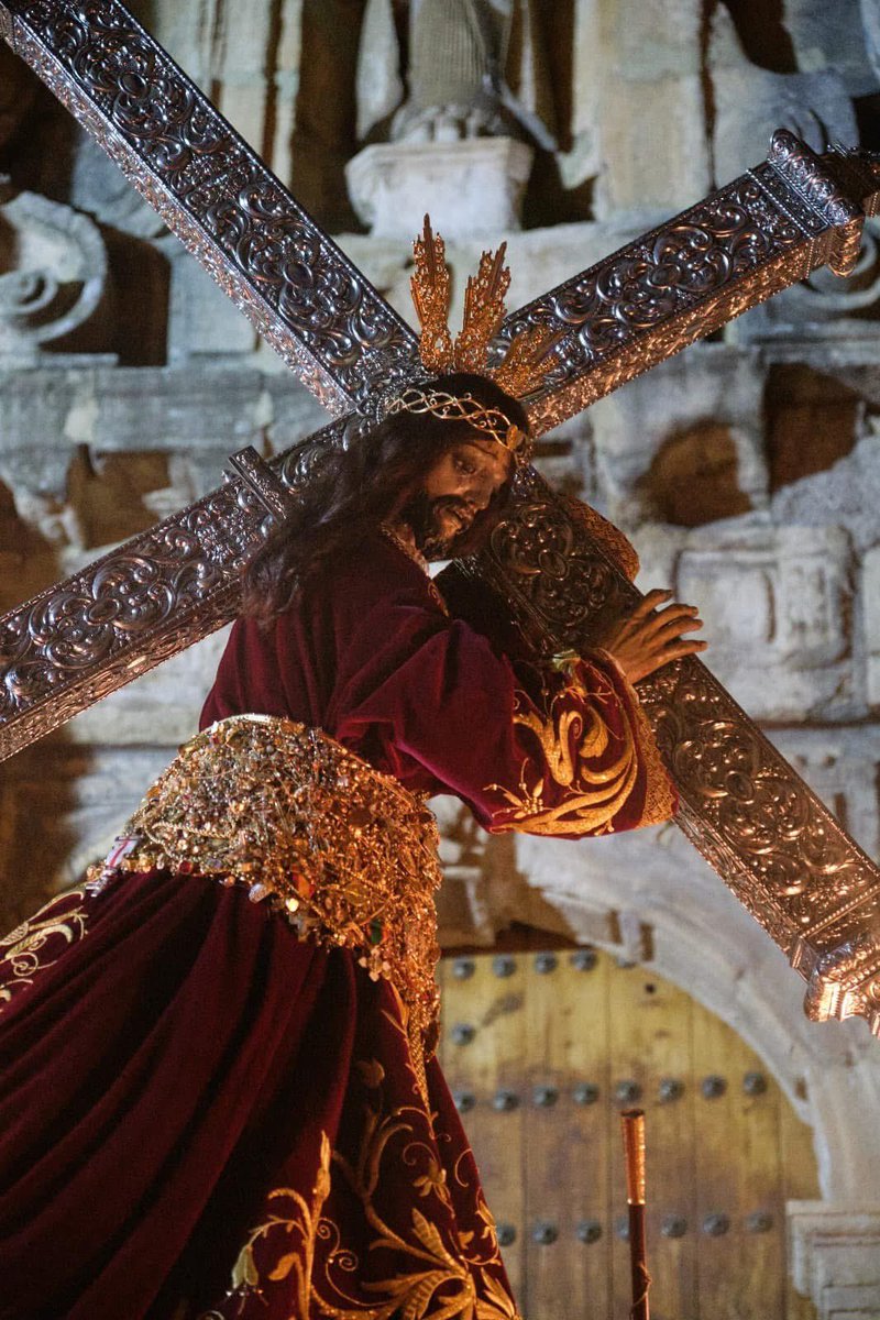 Acabo de descubrir al Nazareno del Castillo de Locubín y ¿cómo es la corona la de espinas con el corazón?
¿Y EL FAJÍN DE ALAJAS?