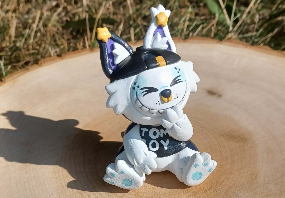ghostlypups's tweet image. ✨️🎨Artfight attack #1🎨✨️ 
is a lil chibi Labubu Daisy for @T0MB0YW0LF 😈🩵
