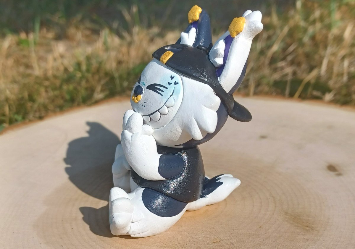 ghostlypups's tweet image. ✨️🎨Artfight attack #1🎨✨️ 
is a lil chibi Labubu Daisy for @T0MB0YW0LF 😈🩵