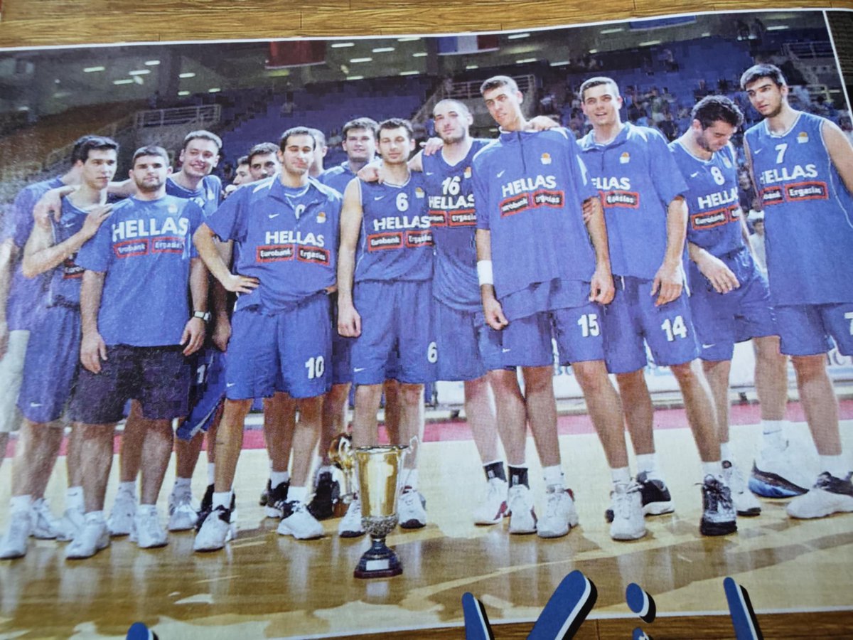 basket24gr's tweet photo. 🇬🇷Εθνική Ομάδα 2002
🏀Τουρνουά Ακρόπολις
Ντικούδης 25, Ζήσης 19, Παπαμακάριος 22, Παπαϊαωκείμ 27, Διαμαντίδης 22, Χατζηβρέττας 25, Διαμαντόπουλος 22, Γλυνιαδάκης 21, Φώτσης 21, Παπαλουκάς 25, Χαρίσης 23, Κούβαρης 27, Τσαρτσαρής 23, Σιγάλας 31, Ταπούτος 20.
Coach Γιάννης Ιωαννίδης https://t.co/6TQyQTEhcJ