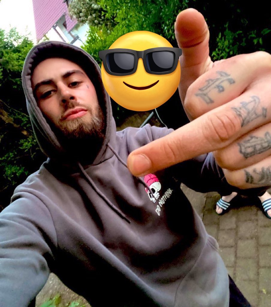 AlphaBoss163676's tweet photo. Antreten du Opfer wird Zeit für ein real Treffen Cash and Go 🖤😎🙋🏽‍♂️

Keine Zeit für Eintagsfliegen gehorche und diene du Opfer 💯☑️

#Feet #Dom #CashMaster #MindFuck #Sklaven #PayPig #Findom https://t.co/WCqQHppQQ1