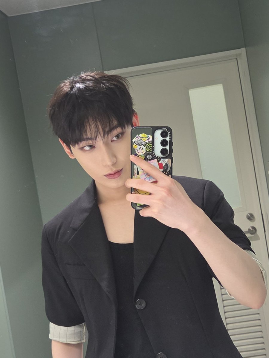 enhypenweverse's tweet image. [ #선우’s Post ] 250706

#SUNOO: I was so, so happy at this stadium concert ❤️
Good night, everyone~~

(1/2)

@ENHYPEN_members @ENHYPEN #ENHYPEN #엔하이픈