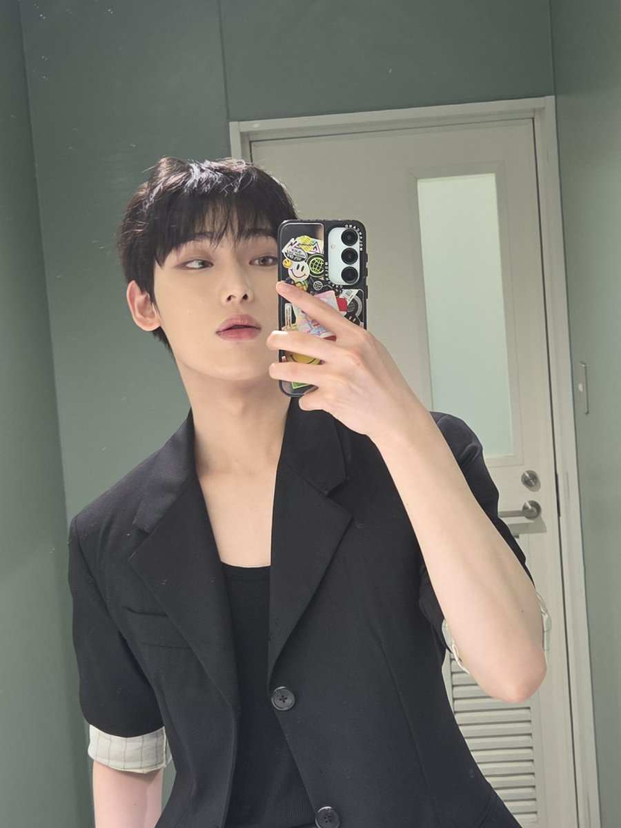 enhypenweverse's tweet image. [ #선우’s Post ] 250706

#SUNOO: I was so, so happy at this stadium concert ❤️
Good night, everyone~~

(1/2)

@ENHYPEN_members @ENHYPEN #ENHYPEN #엔하이픈