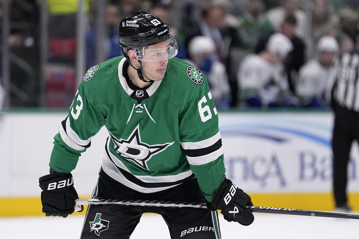 NJD_OnTheRush's tweet image. 🚨 NEW for #DOTR 🚨
Evgenii Dadonov's 20 goals last season were nearly half of what Haula, Dowling, Tatar, Bastian, Cotter and Lazar combined for last season. He will help the #NJDevils.
Link 🔗: devilsontherush.substack.com/p/devils-dadon…