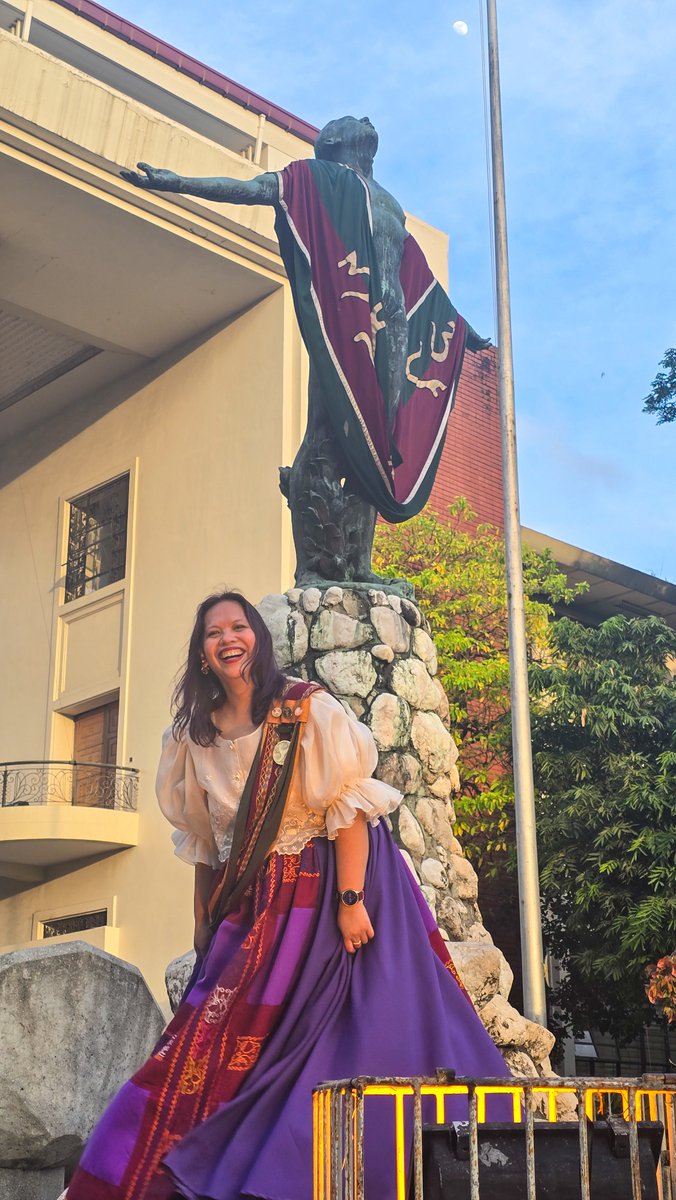 President Namjoon, I made it! Sablay for the 2nd time! Tried really hard to finish my thesis while BTS members were in military service. Sumakses po tayo!

Now, we continue to serve the people! ✊🏼💚❤️

#Sablay2025 #Sibol2025