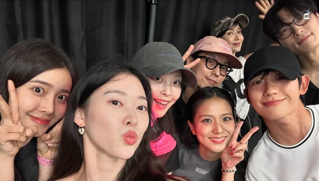 HaeSooDiary's tweet photo. HAESOO İS BACK 🌸 https://t.co/n43ChG5ypr