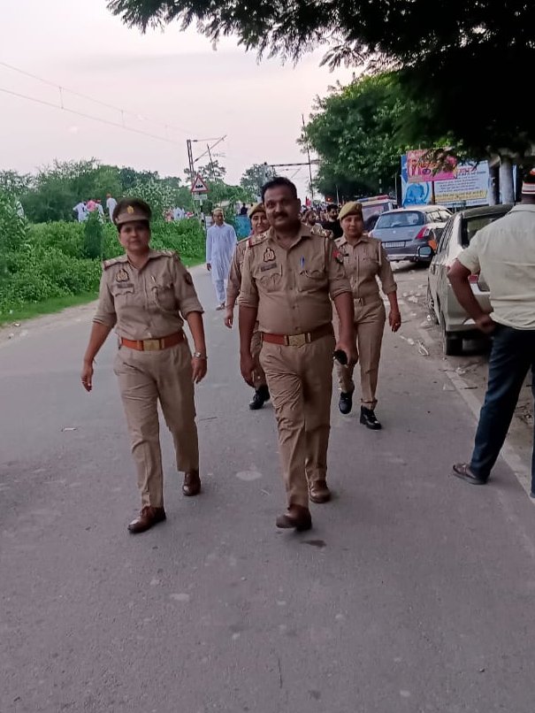 पुलिस अधीक्षक <a href="/pilibhitpolice/">Pilibhit Police</a> के निर्देशन में महिला थाना पुलिस द्वारा आगामी त्योहार, शांति एवं कानून-व्यवस्था बनाए रखने हेतु मुख्य मार्गों, बाजारों व भीड़-भाड़ वाले क्षेत्रों में #FootPatrolling की गई।
<a href="/igrangebareilly/">DIG RANGE BAREILLY</a>
<a href="/adgzonebareilly/">ADG Zone Bareilly</a>
<a href="/Uppolice/">UP POLICE</a>
<a href="/dgpup/">DGP UP</a>
