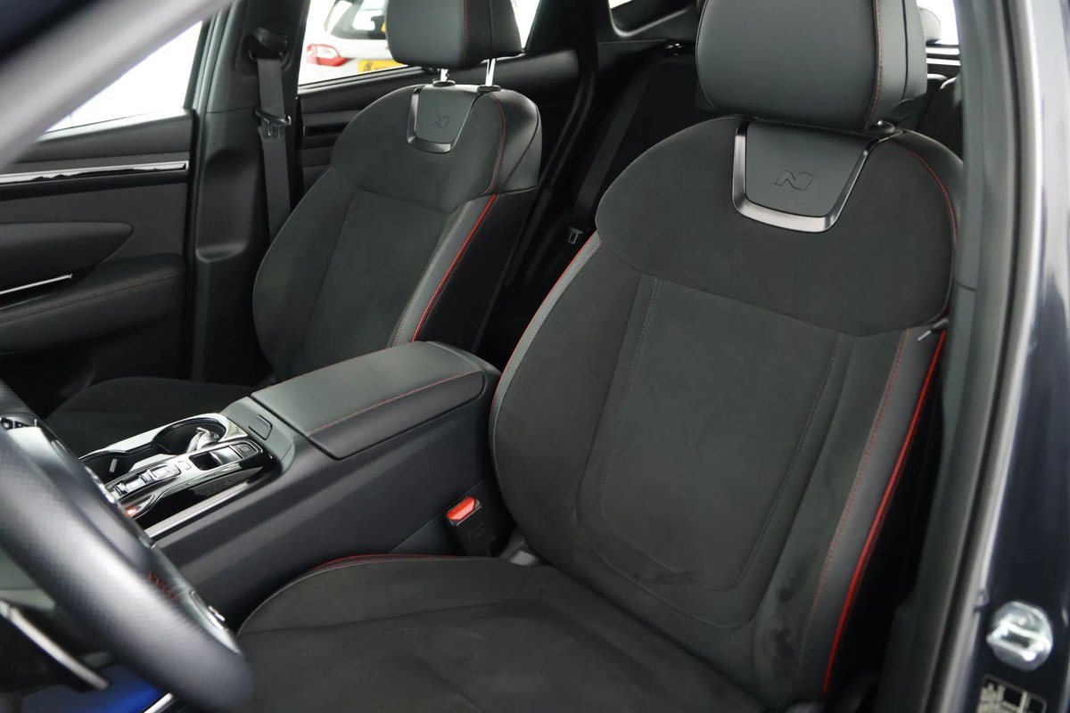 AutoReuvers's tweet photo. 🚗 Hyundai Tucson 1.6 T-GDI PHEV N Line 4WD
✨ Bouwjaar 2023 | Slechts 28.767 km

Wat een plaatje! Deze stoere en sportieve Hyundai Tucson N Line combineert kracht, luxe en technologie in één pakket!
✅ Plug-in Hybrid voor zuinig én krachtig rijden
✅ 4WD https://t.co/hzx7BRHdWr