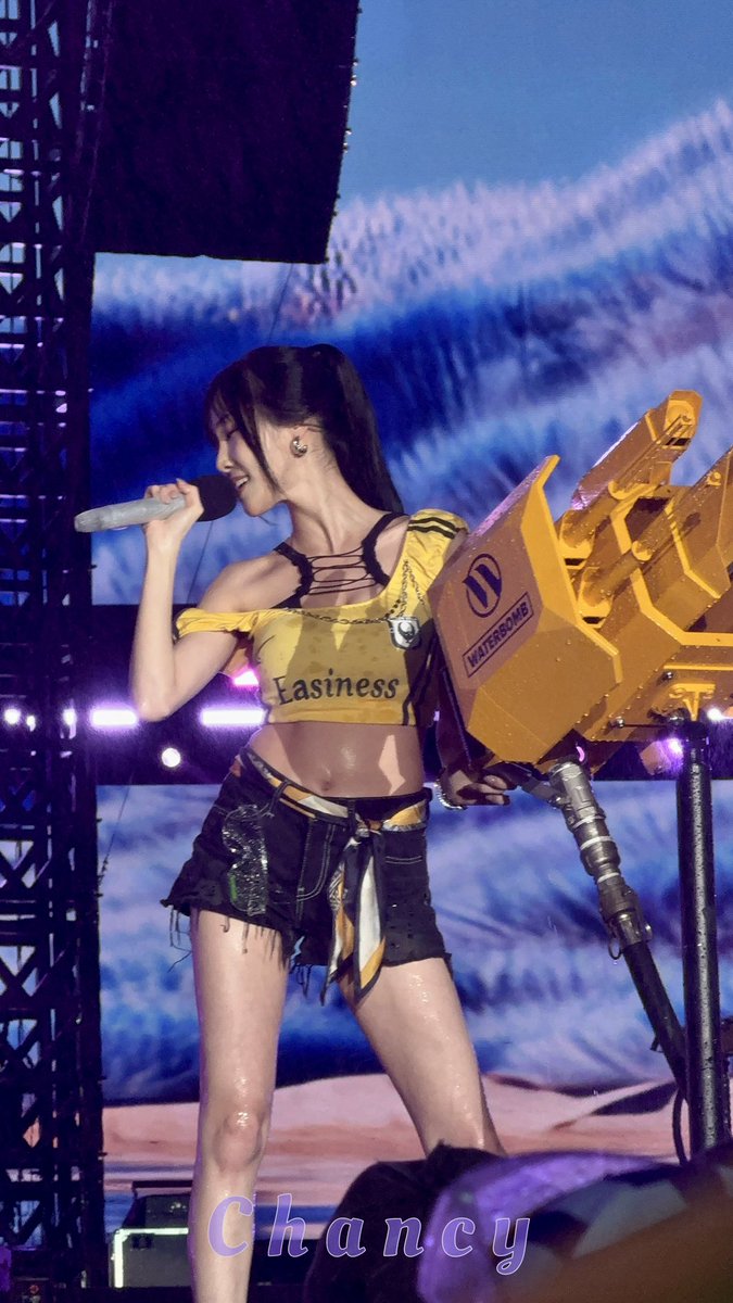 Xiuuuuuxiu's tweet photo. 유나야아아아ㅏㅏㅏ
왜 이렇게 예뻐!!!

20250706 waterbomb 
#최유나 #유주 #YUJU 
#WaterbombSeoul2025 https://t.co/O7cqiyADEN
