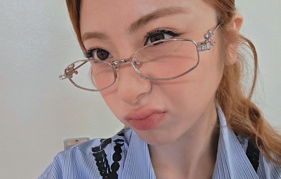 sundays are for dressing business casual? i hope you all have a gentle start to the new week and remember to do something you love.