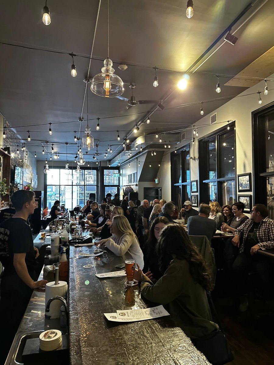 Discovering Banded Goose Brewing Company: Crafting Excellence in Kingsville ecwb.ca/discovering-ba… Nestled in the charming town of Kingsville, Ontario, Banded Goose Brewing Company (BgB) is a beloved local gem that has been brewing exceptional craft beers since 2013.