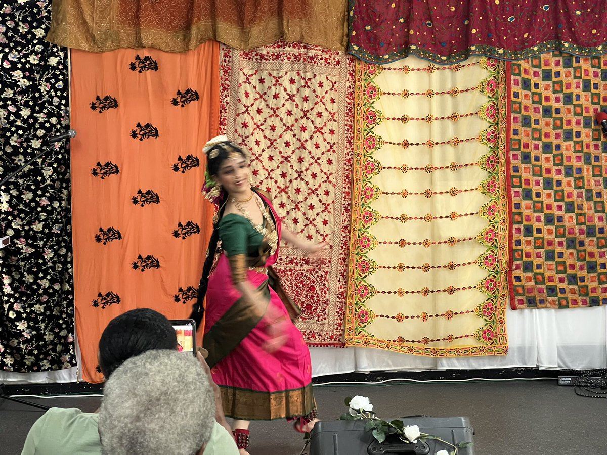 South Asian Arts Pop-up event at the African and Caribbean Centre.  Gemma Leeds 2023 Community Host organised this lovely event. The whole community joined in the varied event including Indian Dance and Soccacise 👏🏻👏🏻
