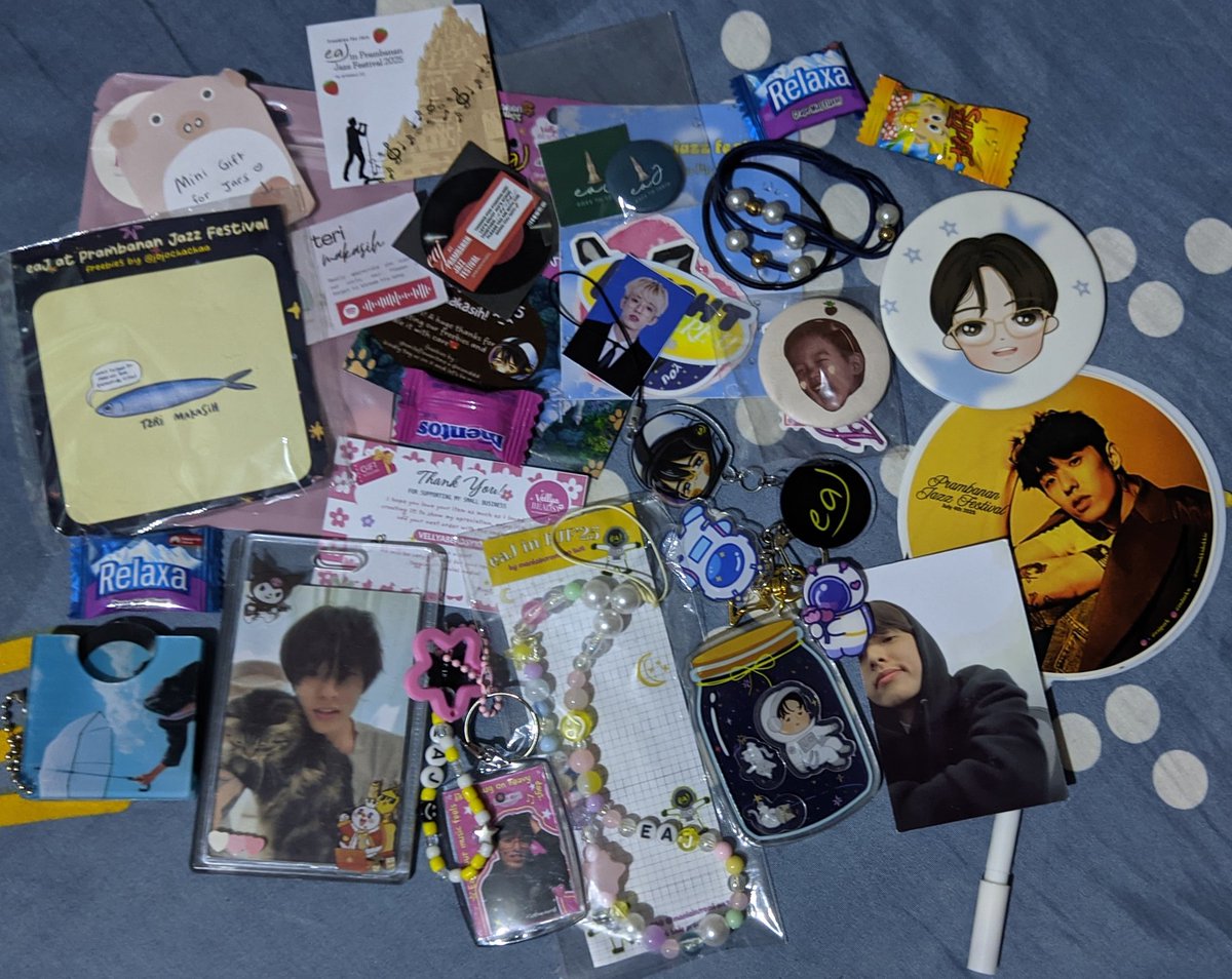 esiu_wei's tweet image. seru banget woi 😭😭😭 teri makasih freebiesnya jars 🫶 #eaj1
#canwejustpause
#eaJ1EP
#SebelasSelaras #PrambananJazz #eaJatPrambananJazz #eaJinYogyakarta
@eaJPark