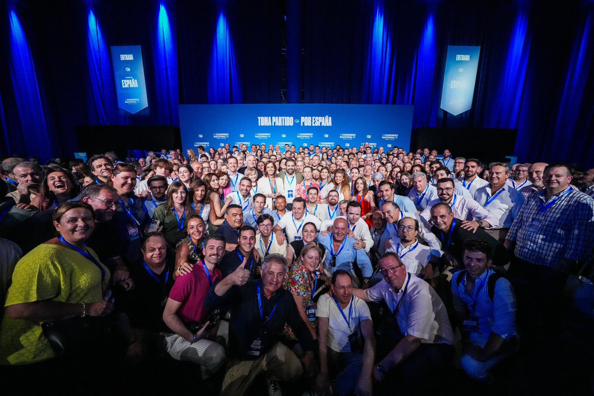 📌 21 Congreso Nacional del <a href="/ppopular/">Partido Popular</a> 

👉 Reelegimos como presidente del #PartidoPopular a <a href="/NunezFeijoo/">Alberto Núñez Feijóo</a> , el Presidente  que #España necesita.