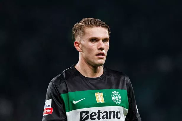 Nouveau rebondissement dans la saga Sesko/Gyokeres ! 🔥

Leipzig refuse de négocier en dessous de 90 millions d'€ depuis deux semaines, et le clan Sesko ne montre aucune envie de vouloir accélérer les choses.

Des sources proches de Viktor Gyökeres disent qu'il est désespéré de