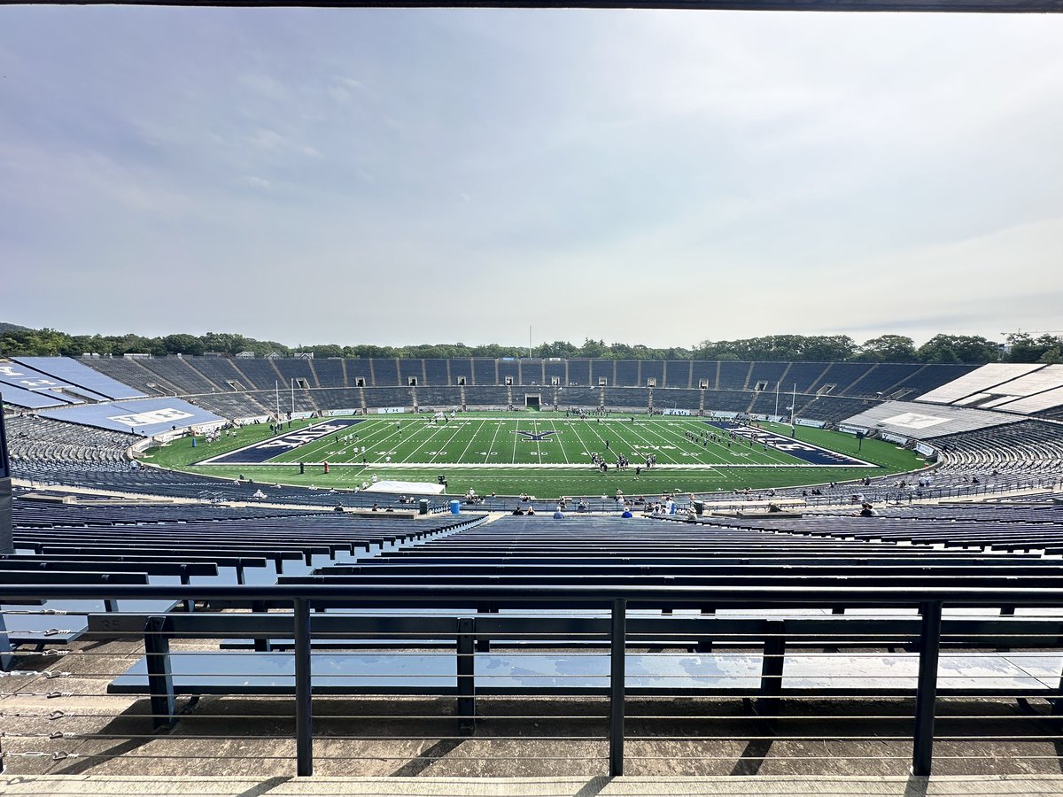 leotaylor42's tweet image. Enjoyed getting out to New Haven for @yalefootball Camp! We didn’t compete in any discipline, but I had the strongest KO chart and went 100% on FG charting within the hashes. Thanks @StevenVashel and the Yale staff for running a great camp.
@CNendick25 @HuskieFB @HuskieStrength