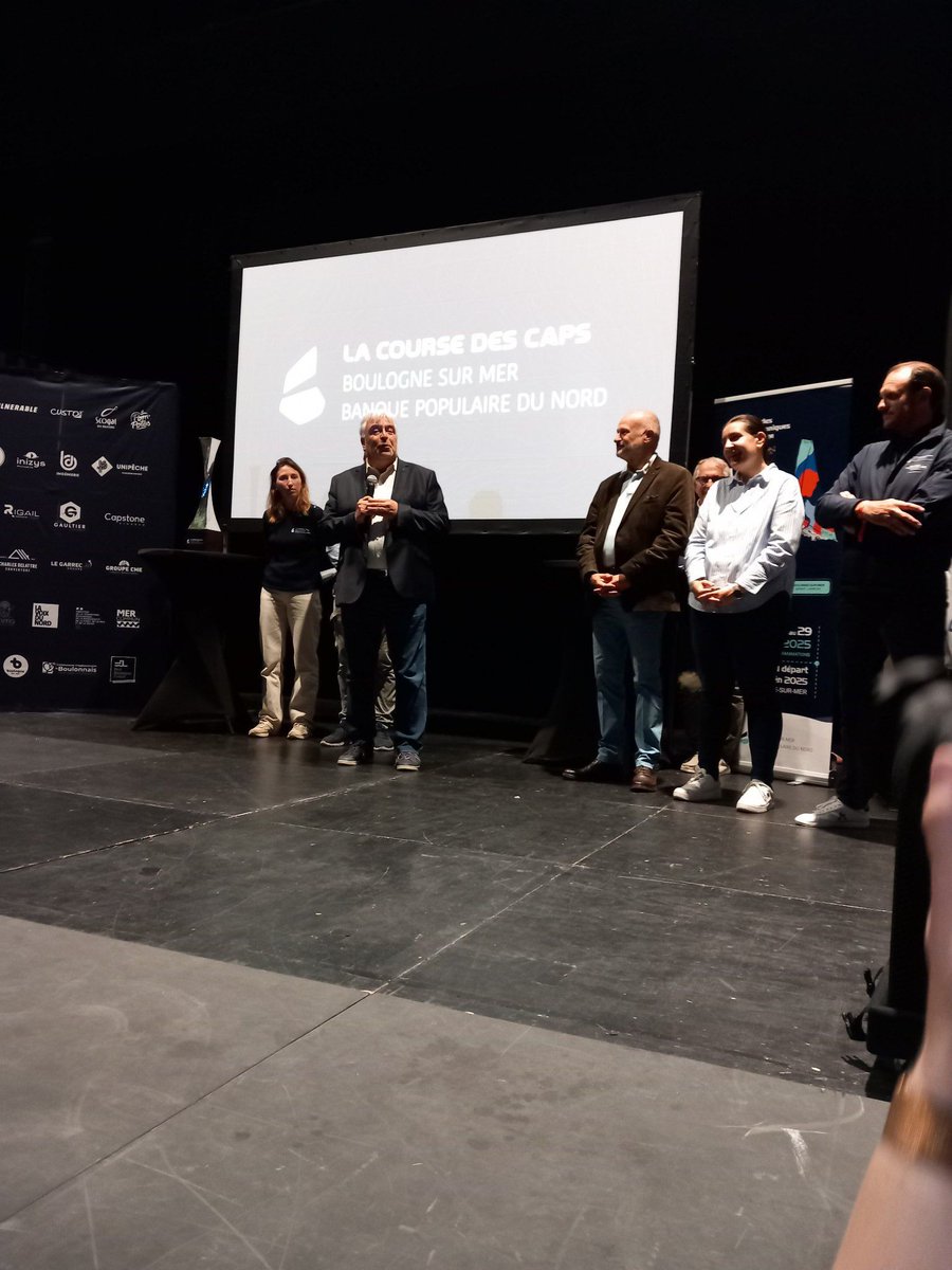 Préfet Pas-de-Calais 🇫🇷🇪🇺 (@prefet62) on Twitter photo 🎖️ Remise des prix de la 1ère édition de la #CoursedesCaps ce matin à l’embarcadère de Boulogne-sur-Mer, en présence du préfet du Pas-de-Calais, Laurent Touvet, et du maire de Boulogne -sur-Mer <a href="/fcuvillier/">Frédéric Cuvillier</a>.
🏃♂️ Bravo aux participants et aux organisateurs ! 👏 🎖️ Remise des prix de la 1ère édition de la #CoursedesCaps ce matin à l’embarcadère de Boulogne-sur-Mer, en présence du préfet du Pas-de-Calais, Laurent Touvet, et du maire de Boulogne -sur-Mer <a href="/fcuvillier/">Frédéric Cuvillier</a>.
🏃♂️ Bravo aux participants et aux organisateurs ! 👏