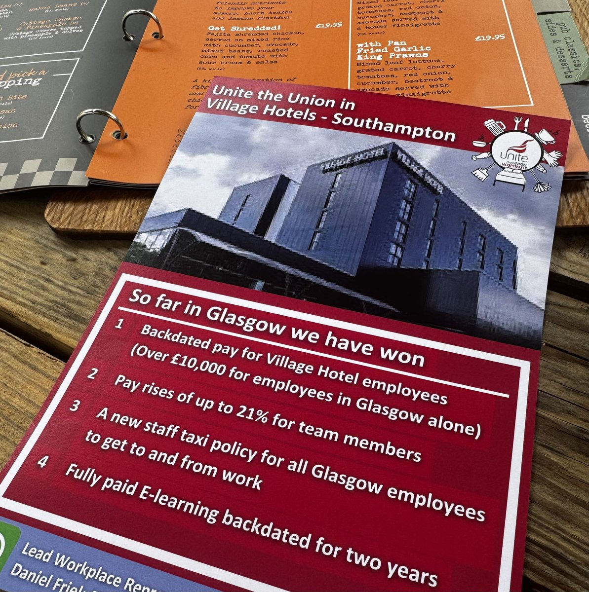FairHospitality's tweet image. Our reps are in the South East speaking to @villagehotels workers about our campaign for:
✅ The Real Living Wage
✅ Equal Pay for U21s
✅ Paid Breaks
#1 response from workers?: “We need this here!”