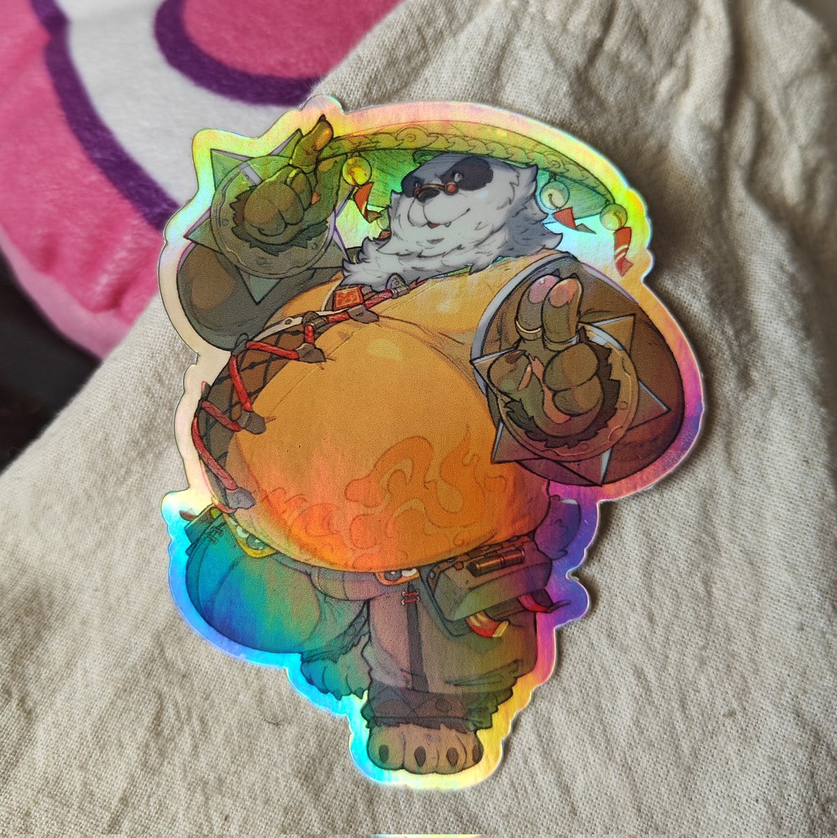 duskglitch's tweet image. Pan Yinhu holographic sticker 🐼🍜