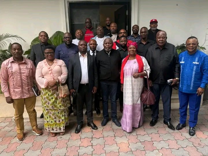 Prince Omba (@ombakasongo) on Twitter photo Avant de s’envoler à Paris où il va prendre part à la 50 ème assemblée générale de l’APF, le PN de l'UNC, l'honorable <a href="/VitalKamerhe1/">Vital Kamerhe</a>, a réuni la Direction Politique Nationale du parti, ce dimanche 06 juillet 2025, dans sa résidence de la Gombe pour une importante Réunion Avant de s’envoler à Paris où il va prendre part à la 50 ème assemblée générale de l’APF, le PN de l'UNC, l'honorable <a href="/VitalKamerhe1/">Vital Kamerhe</a>, a réuni la Direction Politique Nationale du parti, ce dimanche 06 juillet 2025, dans sa résidence de la Gombe pour une importante Réunion