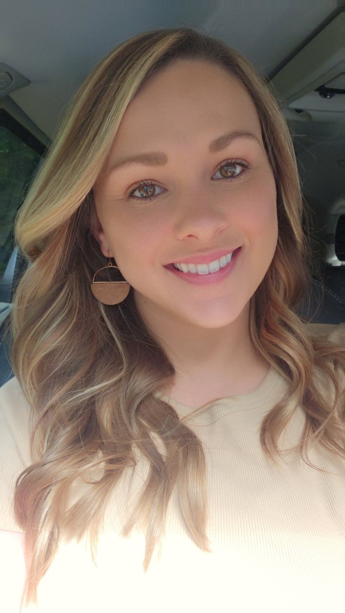 Maryj47872's tweet image. Going to help my sister and her family move today. Starbucks is on the way!