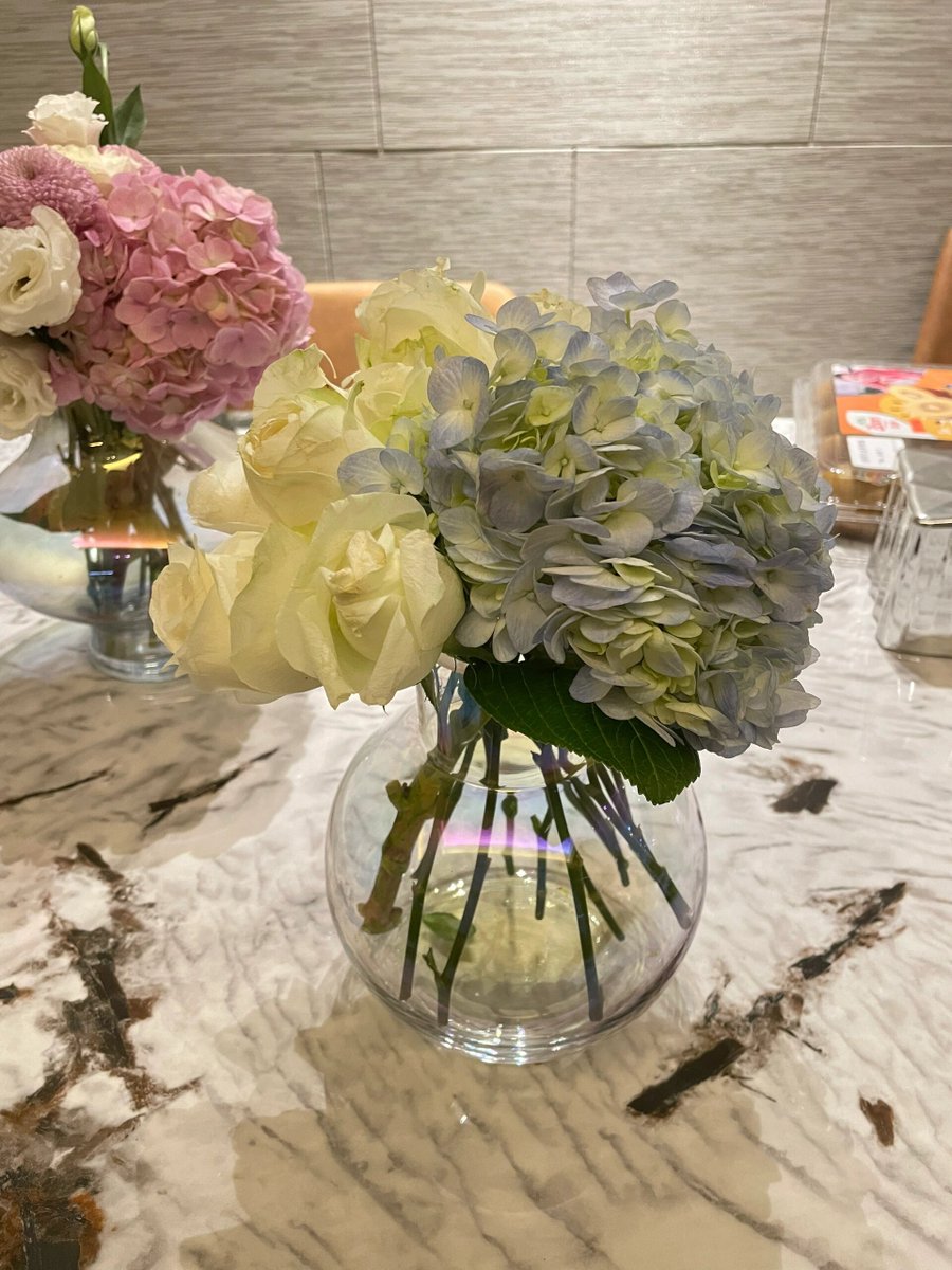 I grow wildly and I am the moon