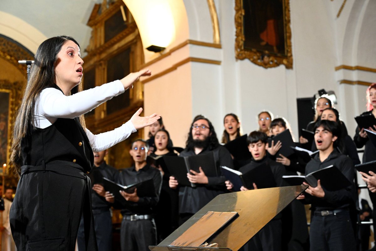 #PostalesJaverianas #PostalesIAJU | Estas imágenes cuentan una historia: la de una red viva de universidades jesuitas que, durante cuatro días en Bogotá, celebró la esperanza, la amistad y la misión compartida.
A todas las personas que hicieron posible la Asamblea #IAJU2025