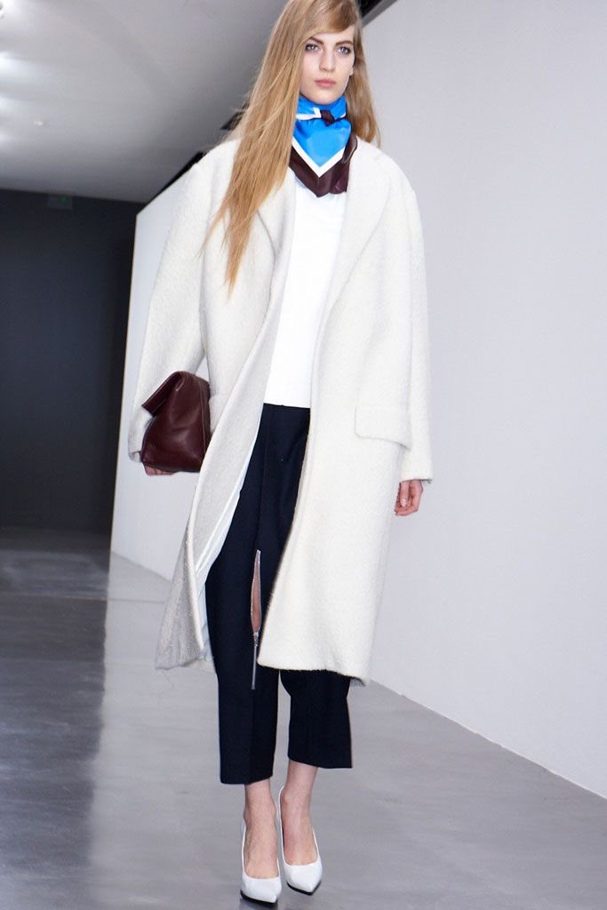 Like this felt like such a call out to Phoebe and his time there with the scarf.

[L: Celine SS26’, R: Céline FW12’]