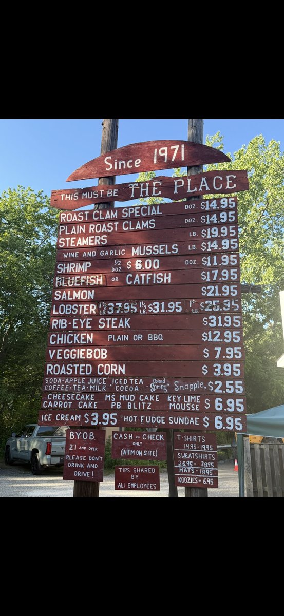 OutofSpecDave's tweet image. The Food Tour Continues! Drop what you are doing and drive to Guilford CT right now youtube.com/shorts/vl18c1U…