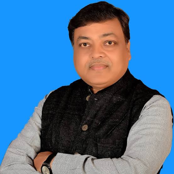 KDMD_TH_1975's tweet photo. Dr. Manoj Dubey

ZRUCC Member – Central Railway | Ayurvedic Practitioner | Social Worker | Political Contributor
https://t.co/MMnBxNPwqL
https://t.co/XO7T9f3xbw https://t.co/hZsIniVAZH