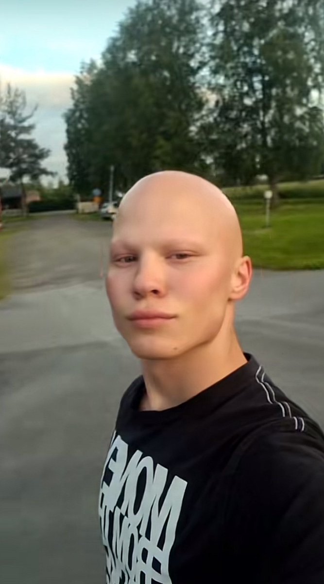 kipperkals's tweet photo. was scrolling on tiktok &amp; thought this was ethel cain’s boyfriend https://t.co/2iZ1efJARp