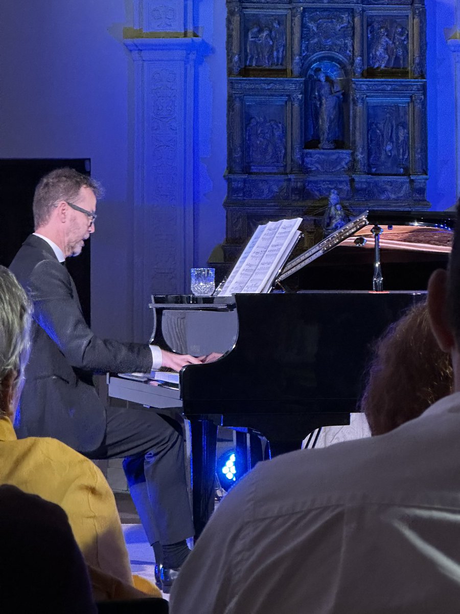 MariaHanneman's tweet image. Día de escuchar. 🎹 grande Miguel Huertas!!!