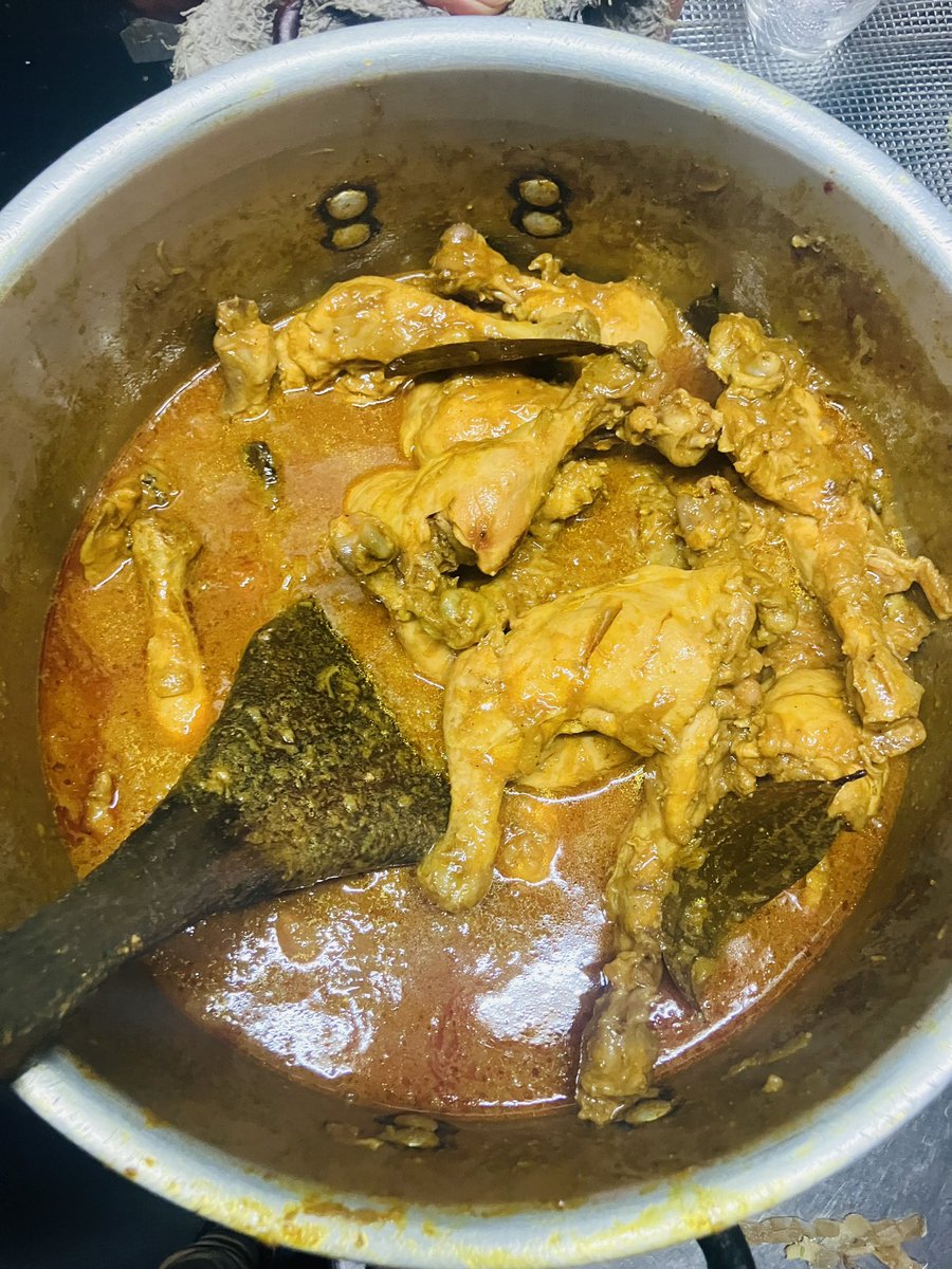 RahmaniaSunali's tweet photo. "Roasted Chicken Curry" is made with a whole chicken leg stewed! It's a very voluminous and filling dish! We recommend the "Chicken Roast Pulao Set"!😊
#bangladeshifoods #bengali_cuisine #curry #halal #halalfood #spice #sunali #roasted_chicken_curry #japan #tokyo #otsuka https://t.co/3DjjvpZUCa