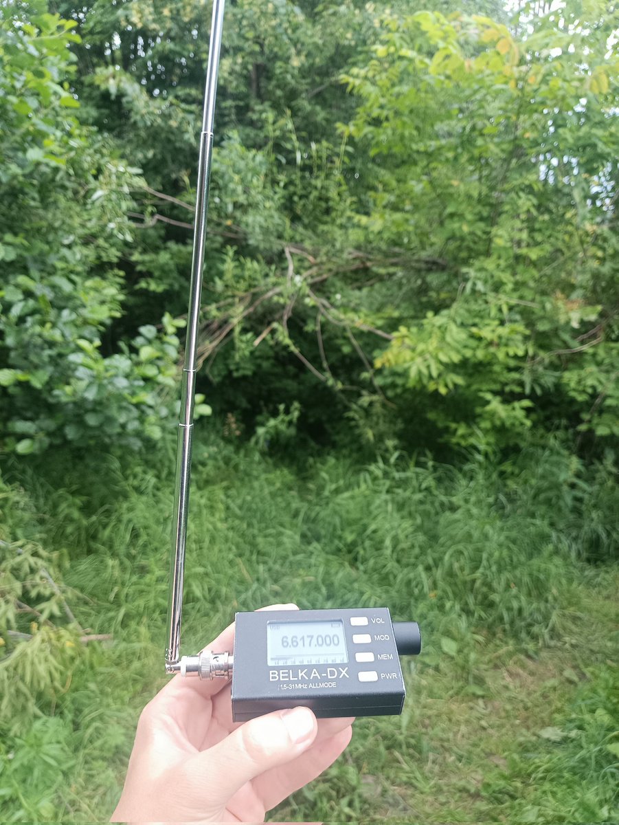 Summer outdoor DXing.
Listening VOLMET 6617kHz.