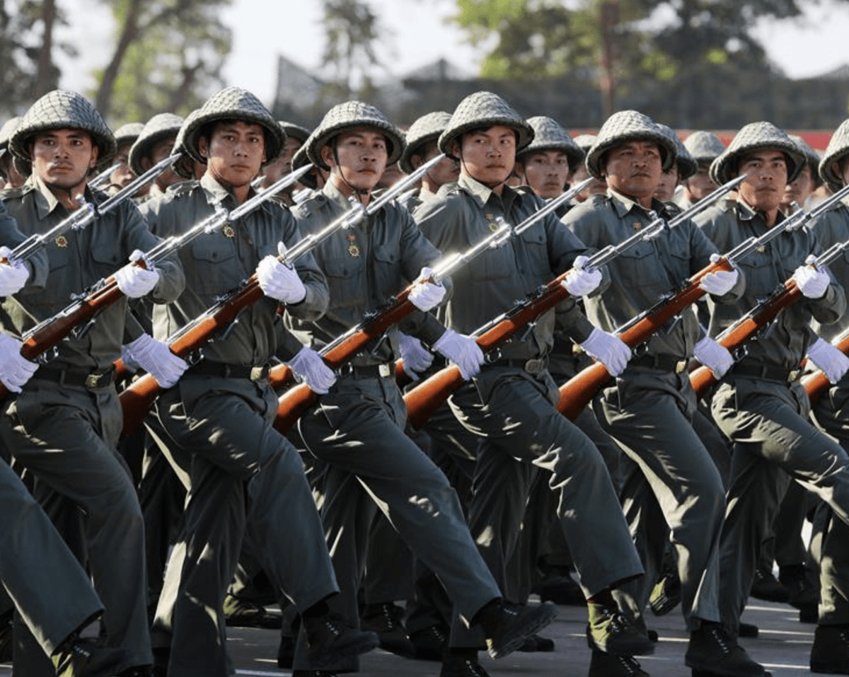 🇷🇺🇱🇦La Russie préparerait le déploiement de militaires laotiens en Ukraine.

Sous couvert d'une fausse mission humanitaire, c'est une cinquantaine d'ingénieurs militaires qui devraient rejoindre les troupes russes à Koursk en appui.

Après la Corée du Nord, la Russie continue à