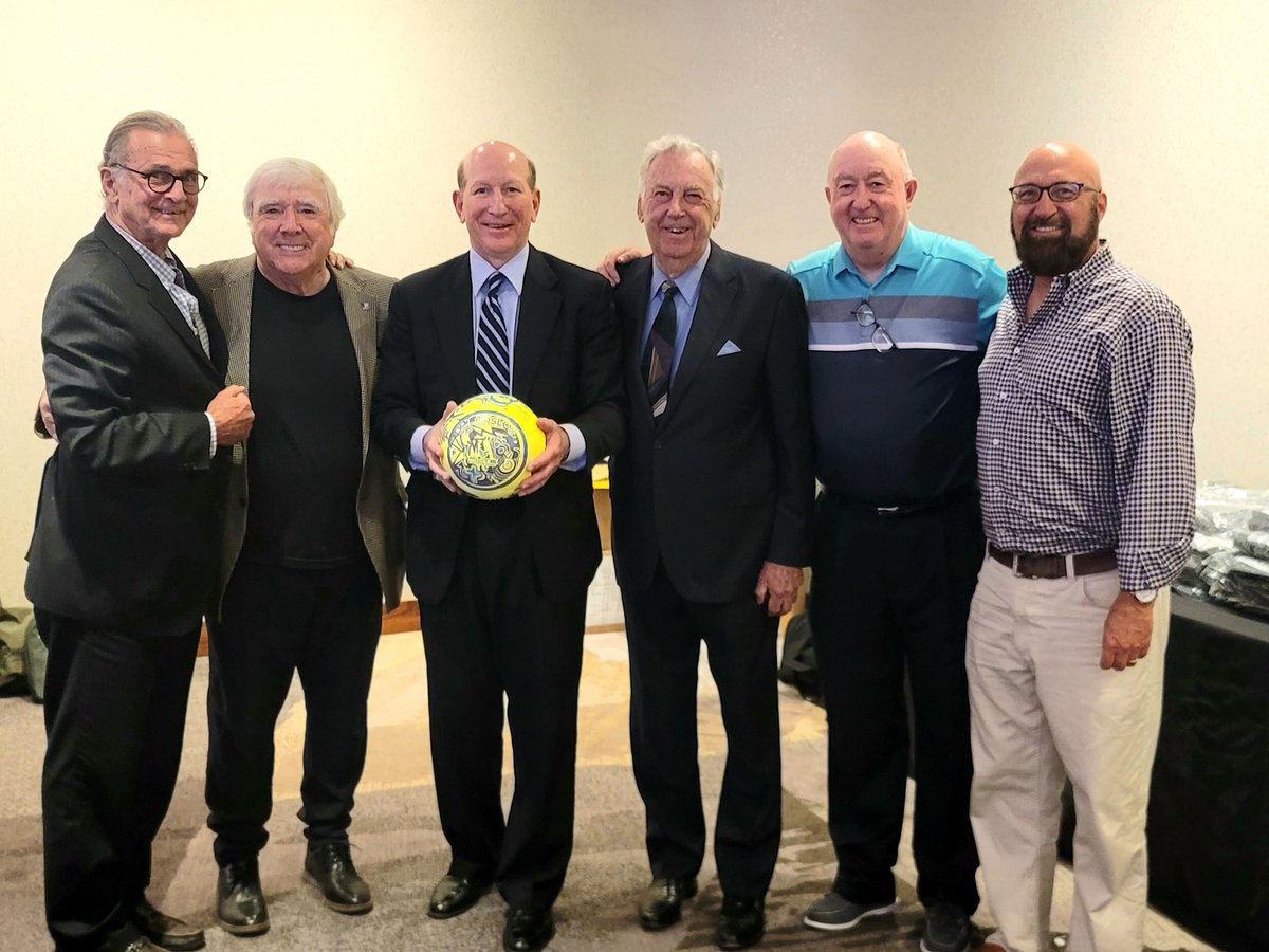 Very sad news today of the passing of legendary coach Gordon Jago! I had the honor of playing against his teams as well as coaching against him and I have to say there was no better gentlemen than Coach Jago. Rest in peace, my friend.