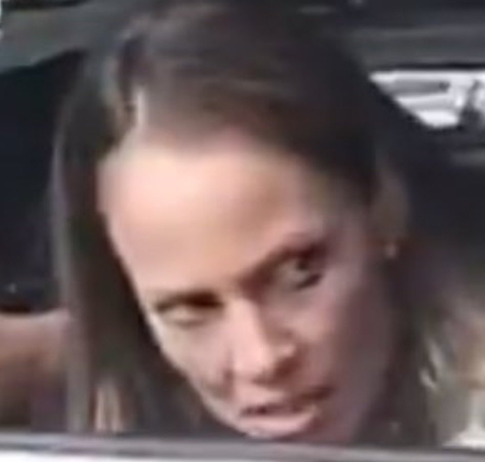 Ya se persinaron? Si no se les va a aparecer #LadyRacista #XimenaPichel