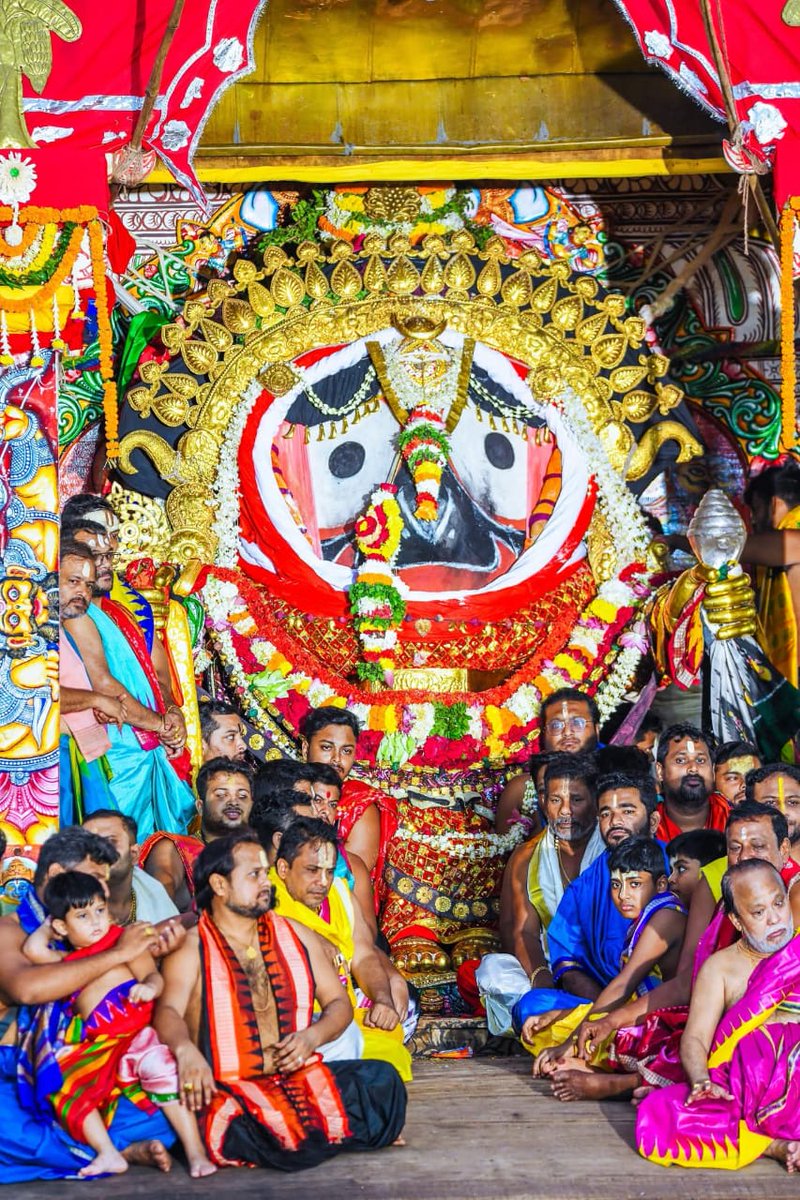 Suna Besha, also known as Rajarajeshwara Besha is the majestic "Golden Attire" ritual. The deities are resplendent in glittering gold ornaments, radiating divine splendor and celestial grandeur. 

#jaijagannath🙏 #RathYatra2025