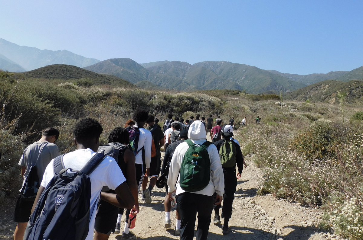 upland_fb's tweet image. We took our annual team hike to Etiwanda Preserve this week. It was a great time for team bonding, say what’s on your heart, and exercise. We are really looking forward to the upcoming season. PTR & Go Scots!! @upland.hs @uplandunifiedsd @upland_athletics @uafootball